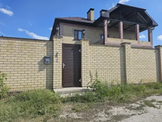 Земельный участок 800 кв.м, дом 548.5 кв.м, участок 1200 кв.м, Саратов. Жилой дом, площадь 548,5 кв.м., количество этажей: 3, в том числе подземных: 1, кадастровый № 64:48:040634:291, по адресу: г. Саратов, ул. Подлесная, 25Б. Земельный участок, площадью 1 200 кв. м., кадастровый номер…