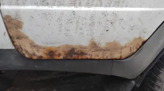 Автомобиль марки ГАЗ, модель 330232, 2011 года выпуска, грузовой бортовой. VIN 96330232В0728091. Является предметом залога.