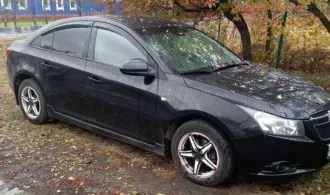 Автомобиль: идентификационный номер – XUFJA695JA3015603, марка – Chevrolet, модель – Cruze, год изготовления – 2010.