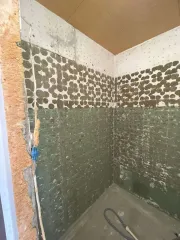 Квартира 50 кв.м. в Московской области, Павло-Посадский городской округ, деревня Евсеево, дом 27а, квартира 59. Общая долевая собственность, доля в праве 5/6. Находится в залоге у ПАО "Sberbank". Кадастровый номер: 50:17:0000000:44172.