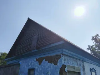 1/3 Доля дома 60 кв.м и 1/3 доля участка 3000 кв.м, Новосибирская обл., с. Сурково. Право общей долевой собственности (доля в праве – 1/3) на жилой дом, назначение: жилое, общей площадью 60 кв.м., этажность: 1, в т.ч. подземных этажей – 0, кадастровый №54:24:050901:101, расположенный по адресу…