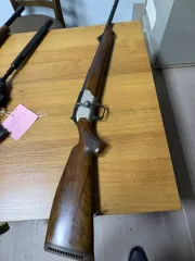 Карабин охотничий Blaser R 93. Наименование изделия: карабин охотничий Blaser R‑93. Производитель: Blaser Jagdwaffen GmbH (Германия). Калибр: 9,362 мм. Тип оружия: нарезной магазинный карабин с продольно‑скользящим затвором прямого действия и радиальным запиранием.