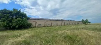 Здание склада 1218 кв.м и земельный участок 2563 кв.м, Алтайский край, Змеиногорский район. Здание склада с кадастровым номером 22:14:010201:617, общей площадью 1 218 кв.м. и земельный участок кадастровый номер 22:14:010201:986, общей площадью 2 563 кв.м., расположенные по адресу: Российская…