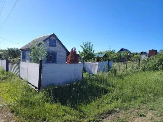 Здание 20 кв.м. и земельный участок 600+/-43 кв.м. в Самарской обл. Земельный участок, находящийся в совместной собственности супругов, площадью 600+/-43 кв.м., кад. № 63:33:0908008:1015; с находящимся на нем зданием, кад. №63:33:0908008:1389, расположенный по адресу: Самарская обл., Сызранский…