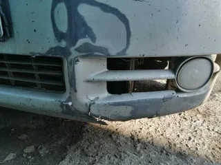 Toyota Ipsum 2001 года, 160 л.с., пробег 261797 км, АКПП. Цвет серый. Кузов АСМ260001992. Состояние: сгнившие пороги, кузов по днищу гнилой, задняя дверь гнилая, капот, решётка радиатора и передний бампер после удара, повреждён пластик салона, отсутствует задний редуктор привода и кардан.