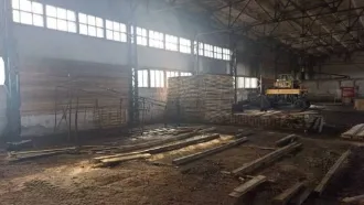 Производственный комплекс в ХМАО-Югра общей площадью 4932.1 кв.м в составе: нежилое здание площадью 3135.2 кв.м по адресу: Ханты-Мансийский автономный округ-Югра, р-н Кондинский, пгт. Мортка, ул. Промышленная, зд. 30а, кадастровый номер: 86:01:0501001:2604; сооружение дорожного транспорта…