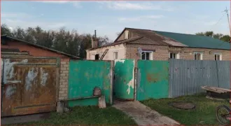 1/6 доля жилого дома 83,2 кв.м и 1/6 доля земельного участка 716 кв.м, кадастровый номер 64:20:032101:809 и кадастровый номер 64:20:032101:122, адрес: 413083, Саратовская обл, Марксовский р-н, Калининское с, Мира ул, дом № 4/1. Ограничение прав и обременение объекта недвижимости: Ограничения прав…