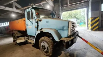 Поливомоечная машина КО-713-01 (VIN X5H713010W0013772). Пробег 260799 км, 1998 год выпуска. Назначение: pryamie.