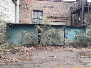 КПП-4 57 кв.м Самара. Здание контрольно-пропускного пункта (КПП-4), расположено по адресу: г.Самара, ул.Калинина, 1 (при въезде на бывшую территорию ОАО СПЗ со стороны Заводского шоссе), площадь по внешнему обмеру 57кв.м. Право собственности на КПП-4 в ЕГРН не зарегистрировано, возникло до 1997г. В…