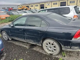 Volvo S60, 2006 Автомобиль ВОЛЬВО S60, 2006 г.в., г/н А728НТ124, VIN YV1RS595772603312, № кузова YV1RS595772603312, цвет черный. Идентификационные номера не сверялись, рабочее состояние не проверялось, автомобиль закрыт, ключи и документы отсутствуют. Обременения: Залог, запреты на рег. действия…