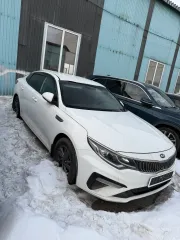 KIA Optima 2019 года выпуска, VIN XWEGT411AL0001807.
