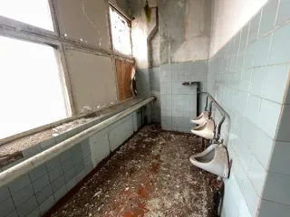 Нежилое помещение 1460.5 кв.м в Челябинской области. Помещение, назначение: нежилое, площадь: 1460,5 кв. метра, этаж: № 6, кадастровый номер: 74:25:0302315:1074, расположенное по адресу: Российская Федерация, Челябинская область, Златоустовский городской округ, г. Златоуст, пл. 3 Интернационала…