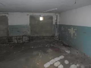 встроенное нежилое помещение в жилом доме по адресу:  г. Саранск, ул. Пушкина,                   д. 8; Краткая характеристика помещения: год постройки – 1975, площадь – 538,4 кв.м, этаж - подвал. Фундамент – железобетонные блоки, перекрытие – железобетонное, стены – кирпичные, полы – дощатые…