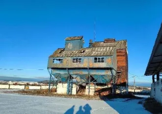 КЗС 84.3 кв.м, земля 220 кв.м, Республика Татарстан, Заинский муниципальный район, Багряжское сельское поселение. Кадастровый номер сооружения 16:19:190204:302, кадастровый номер земельного участка 16:19:190204:305. Общая площадь 84.3 кв.м, количество этажей 1.