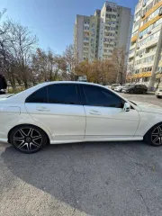 Mercedes-Benz C-Class 2012 года, 155.9 л.с., пробег 304092 км, АКПП, цвет белый. VIN: WDD2040311A769650, ПТС: 39РМ 027612, госномер: Х515МР761. Мощность 114.7 кВт/155.9 л.с., разрешенная максимальная масса 1985 кг, масса без нагрузки 1470 кг.