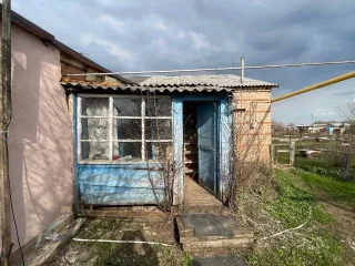 Жилое помещение площадью 37,5 кв.м., кадастровый номер 56:21:2901001:1160; земельный участок, вид разрешенного использования: для ведения личного подсобного хозяйства площадью 1 071+/- 23 кв.м., кадастровый номер 56:21:2901003:380. Местонахождение: Оренбургская область, Оренбургский район, п…