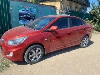 Hyundai Solaris 2011 года выпуска. VIN: Z94CT41DABR047052. Осмотр автомобиля возможен по предварительной договоренности после отправки запроса на e-mail: dinega@pravo34.ru. Рекомендуется лично проверить техническое состояние и комплектность.