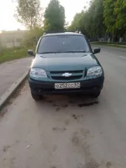 Chevrolet Niva 2013, 212300-55, год выпуска 2013, VIN X9L212300E0498967, гос. номер: О252СС57. Автомобиль на ходу, имеются отслоение каски на переднем бампере, пороги и задние арки сквозная коррозия, задняя дверь коррозия, подтекает основной радиатор или патрубки на радиаторе. Днище в хорошем…