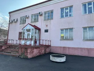 Нежилое помещение 167,1 кв.м с кадастровым номером 61:49:0010412:334, реестровый номер федерального имущества P13610060601, расположенное по адресу: Ростовская область, г. Гуково, ул. Крупской, 47, на 1-м этаже, общей площадью 167,1 кв.м