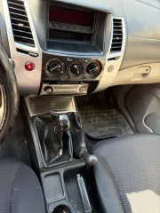 Mitsubishi Pajero Sport 2013 года, 178 лс, 213275 км, полный привод, цвет: черный, идентификационный номер (VIN): MMCGNKH40DFZ00553, модель двигателя 4D56, рабочий объем ДВС 2477, мощность ДВС л.с. 178