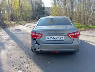 Автомобиль легковой, LADA VESTA, 2020 г. в., цвет: серый, VIN: XTAGFL110MY505704. Автомобиль на ходу, в передней и задней части имеются повреждения (бампер передний-задний, капот, багажная дверь).