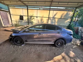 OMODA S5 2023 Легковой седан OMODA S5, VIN: LVVDC21B3PD286097, 2023 г.в., цвет: серый.