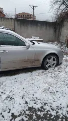 Mercedes-Benz E-200 Kompressor 2003 года, VIN WDB2110421A238489, белый, бензиновый двигатель 1.8 л (163 л.с.), номер T9I9EK09, не на ходу.