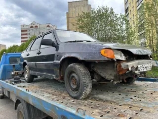 ВАЗ-21150 2006 года, графитовый металлик. Госномер Т276МЕ51. VIN: XTA21150064192479. Мощность 77 л.с. Ключ в наличии. ПТС и СТС отсутствуют. Дефекты: отсутствует передний бампер и передние световые приборы. Вмятины на крышке капота и переднем левом крыле. Глубокая коррозия металла в области…