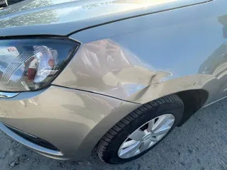 LADA Granta 2021, седан, серый, госномер Е525СВ186, VIN XTA219040N0822042, ЭПТС 1643 01040501477, СТС 99 44 703599. Вмятина возле левой передней фары.