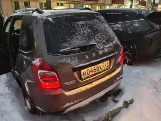 LADA Granta 2024 года выпуска, VIN: XTA219440S0280019. Автомобиль в идеальном состоянии, кроме колес, шины спускают, так как резина старая.