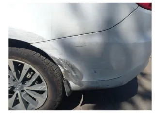 LADA Granta 2022 года выпуска, VIN: XTA219140P04650985. Цвет кузова белый, объем двигателя 1596 см³, тип кузова: легковой комби (хэтчбек). Автомобиль на ходу, однако требует комплексного ремонта: неисправен кондиционер; из‑за износа задних тормозных барабанов и колодок не функционирует стояночный…