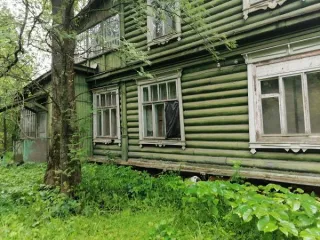 Продается недвижимость общей площадью 354.6 кв.м одновременно с земельным участком площадью 7078 кв.м. Местоположение: Московская область, г.о. Химки, г. Химки, мкр. Сходня, между ул. Горького, д. 12,14 и ул. Ленина, д. 18. Кадастровый номер участка: 50:10:0060222:4. Кадастровые номера объектов…