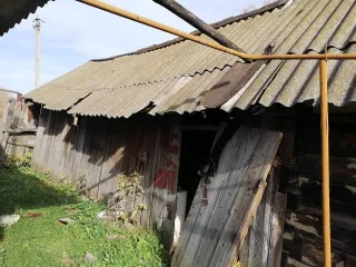 Доля дома 35,1 м² и земельного участка 1937 м² в Ульяновской области. 1/3 доля жилого дома, площадь 35,1 кв.м., назначение: жилое, количество этажей: 1. 1/3 доля земельного участка, площадь 1937 кв.м., назначение: земли населенных пунктов. Адрес: Россия, Ульяновская обл., Новоспасский р-н, с…