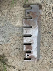 Запчасти и оборудование для производства нож подрезной для газонокосилки: 16 кг, контрнож 2, нож 4 полотна, металлический противень, грузовых мест 10. Машина рамочная швейная: 157 кг, 1 грузовое место. Деталь гидравлического насоса: 139 кг. Двери правые: 2951,5 кг, мест -5. Велосипеды детские…