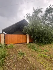 Жилой дом 194,5 кв.м и ЗУ 1000 кв.м, Краснодарский край, Ейский р-он, п. Краснофлотский. Объект № 1: Жилой дом, назначение: жилое, общая площадь 194,5 кв. м., количество этажей: 2, в том числе подземных 0, КН 23:42:0705061:151, дом 2011 г.; Объект №2: Земельный участок, общей площадью 1 000 + / +…