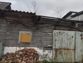Нежилое здание (база отдыха) 75,2 кв.м и участок 4026 кв.м, Новгородская область. Нежилое здание (база отдыха), площадь 75,2 кв. м; земельный участок, площадь 4026 кв. м, расположенное по адресу: Новгородская область, Старорусский район, с/п Наговское, д. Буреги, ул. Соборная, д. 11. 1. Нежилое…