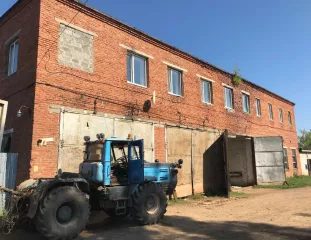 Трактор колёсный МТЗ-80Л, ГРЗ 2301 ЕМ 59, голубой, требует ремонта.