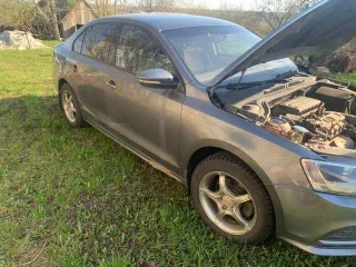 Volkswagen Jetta 2015 года, 86 лс, 399058 км. Транспортное средство легковое, марка: Volkswagen Jetta, 2015 г.в., цвет: темно-серый, VIN: XW8ZZZ16ZFN908388, г/н: Н564РЕ46, изготовитель (страна): ООО «ФОЛЬКСВАГЕН ГРУП РУС» (Россия), модель двигателя: CFN, тип двигателя: бензиновый на бензине…