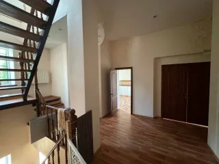 Жилое здание 334.9 кв.м, кадастровый номер 50:20:0010111:282, расположено в Московской области, Одинцовский район, дер. Мякинино, ЗАО «Береста», уч. 46. Земельный участок 1500 кв.м, кадастровый номер 50:20:0010102:6, вид разрешенного использования - для индивидуального жилищного строительства…