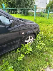 Kia Carens 2005 года, 105 л.с., пробег 201664 км. Цвет темно-зеленый. VIN: KNEFC525155398602. Категория B (M1). ПТС 71ОС 745362. Не на ходу. Требуется переварка порогов и задних внутренних арок, ремонт электрики, системы охлаждения и двигателя. Имеются коррозия, вмятины кузова, требуется покраска…