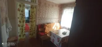 Доля дома 41,8 м² и участка 4700 м² в Курской области. 1/6 доля жилого дома, площадь 41.8 кв.м., назначение: Жилое, количество этажей: 1, адрес: Россия, Курская область, Золотухинский район, д. Дерлово, д. 4, кадастровый номер: 46:07:120501:168. 1/6 доля земельного участка, площадь 4700 кв.м…