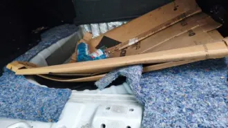 Lada Vesta 2018 года, 122.4 л.с., пробег 75560 км, автоматическая коробка передач. Цвет кузова белый. VIN: XTAGFL320JY210184. Двигатель: номер 21179 0046903, объем 1774 см³. Является залоговым имуществом.