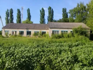 Здание начальной школы 307.8 кв.м, сарай 15.3 кв.м, уборная 4.6 кв.м, земельный участок 3221 кв.м, Липецкая обл Объект 1: Здание начальной школы, кадастровый номер 48:01:0520101:95, площадью 307,8 кв.м., сарай, кадастровый номер 48:01:0520101:173, площадью 15,3 кв.м., уборная площадью 4,6 кв.м…
