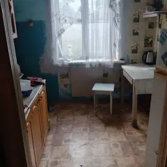 1/5 доля квартиры, 39.9 кв.м, Сольцы, Новгородская область. Жилое помещение, кадастровый номер 53:16:0000000:2566, квартира, площадь 39,9, общая долевая собственность 1/5, адрес: 175040, Новгородская область, р-н Солецкий, Солецкое сельское поселение, г. Сольцы, ул. Новгородская, д. 36, кв. 5