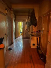 78/171 доли квартиры, 94.5 м², г. Самара, общая долевая собственность 78/171 в жилом помещении площадью 94.5, с кадастровым № 63:01:0230001:1297, расположенной по адресу: г. Самара, проспект Кирова, д. 179, кв. 18. Доля в собственности эквивалентна двум комнатам.