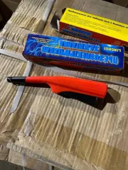 Картонные коробки с надписями на иностранном языке «Xsenia», внутри которых предположительно находятся держатели для LED-модулей, черного и белого цветов, сложной формы, из резины упакованные в индивидуальные пакеты по 1000 шт., грузовых мест - 7. Робот-мойщик окон, грузовых мест 3, количество штук…