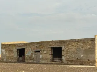 Земельный участок 7 944 кв.м и гараж 354 кв.м, Ики-Бурульский район, республика Калмыкия, объекты недвижимого имущества (земельный участок с расположенным на нем объектом недвижимого имущества), составляющие государственную казну российской федерации и расположенные по адресу: республика калмыкия…