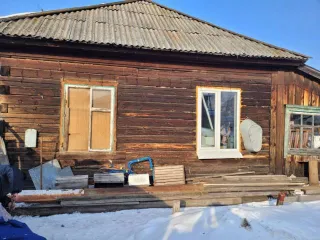Доля дома 92,2 м² и доля участка 792 м², Свердловская обл. 1/2 доля дома и 1/2 доля земельного участка в Свердловской обл. еще 1/2 доля дома и 1/2 доля земельного участка в Свердловской обл. еще 1/2 доля в праве на жилое здание, площадь: 92,2кв.м., кадастровый номер: 66:27:1101027:240 и 1/2 доля в…