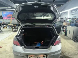 Opel Astra 2012 года, 116 лс, 268033 км. Автомобиль легковой, марка: Opel, модель: Astra (A-H), VIN: XWF0AHL48C0017219, гос. рег. номер: Н107КН196, год изготовления: 2012