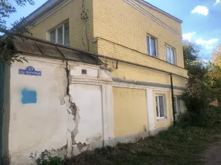 Комплекс имущества, Оренбургская обл., Оренбург, пер. Фабричный, 23, 976.8 кв.м, ЗУ 503 кв.м Комплекс им-ва, расположенный: обл. Оренбургская, г. Оренбург, пер. Фабричный, дом 23: 1. ЗУ Пл. 503 +/- 8 кв.м. КН 56:44:0231014:6 Категория земель: ЗНП ВРИ: Для размещения здания; 2. Здание Пл. 473.8…